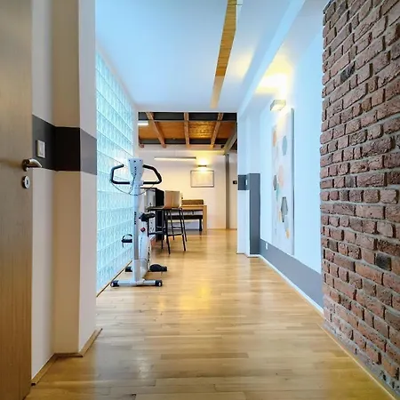 Апартаменты Quiet Loft Great For Couples & Families Прага